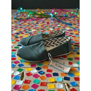 TOMS Women’s Blue Flats Size 6.5 NEW NWT